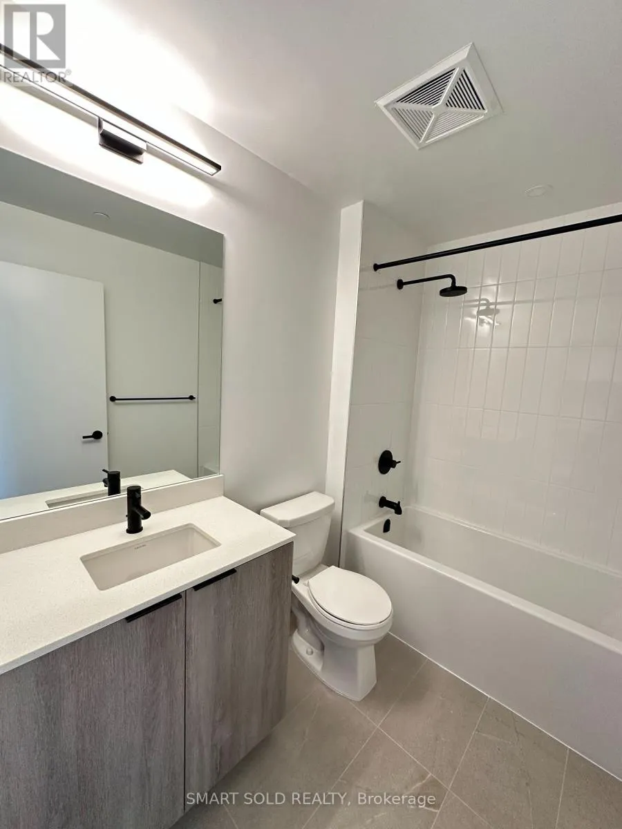 606 - 2495 EGLINTON AVENUE W