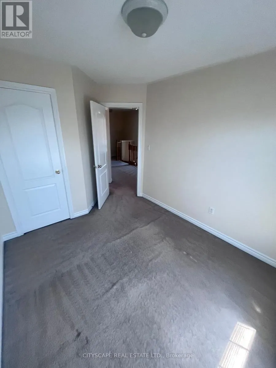 27 FROST KING LANE