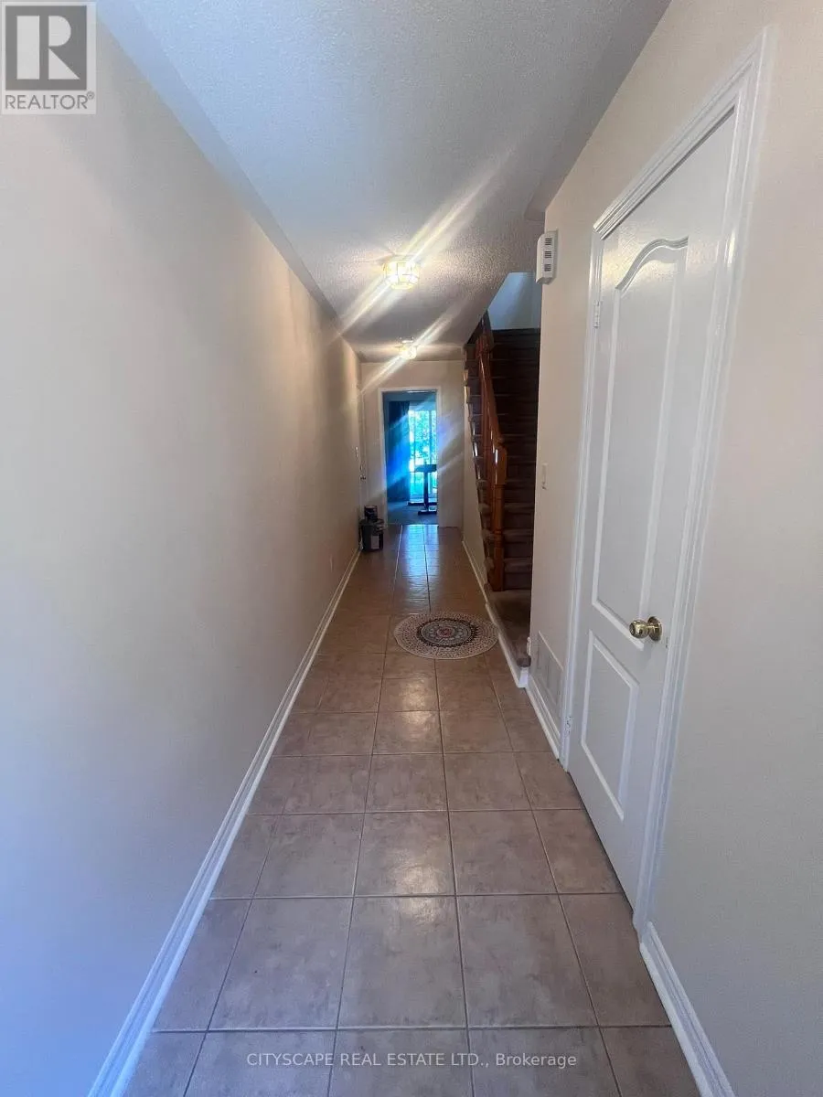 27 FROST KING LANE