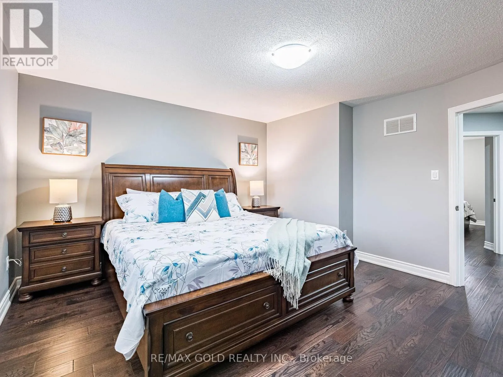 39 TESSLER CRESCENT