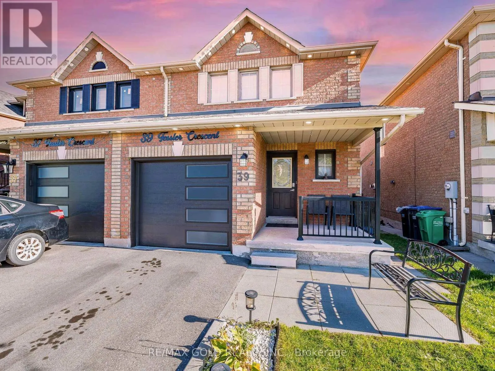 39 TESSLER CRESCENT