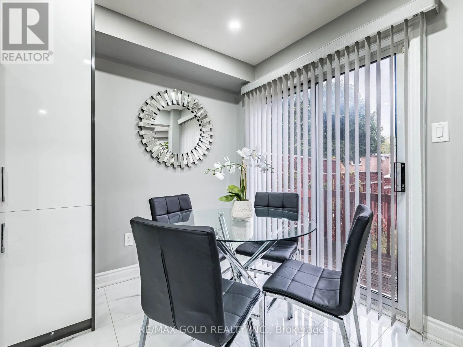 39 TESSLER CRESCENT