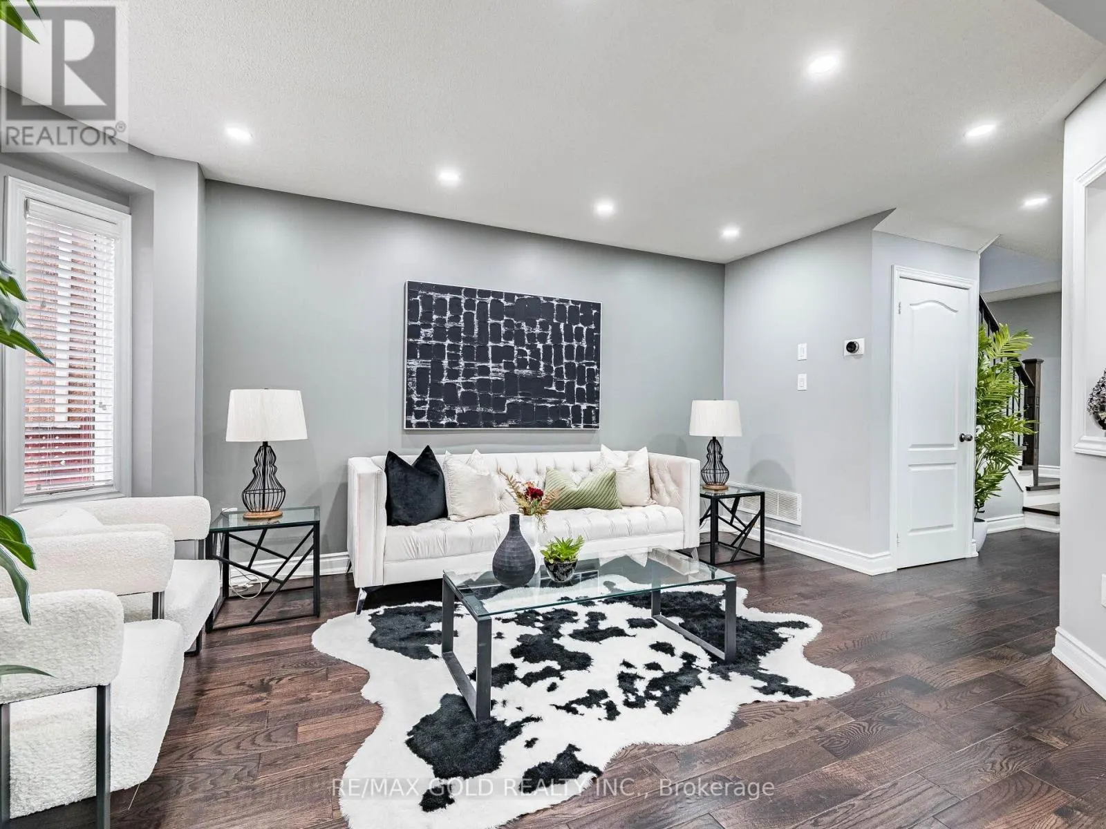39 TESSLER CRESCENT