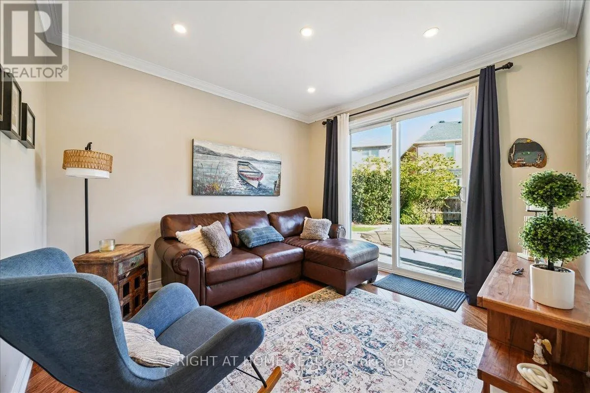 899 PICKERSGILL CRESCENT