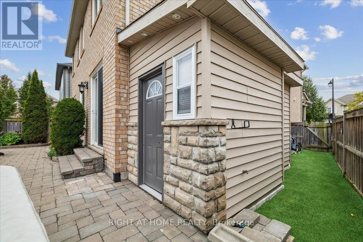 899 PICKERSGILL CRESCENT