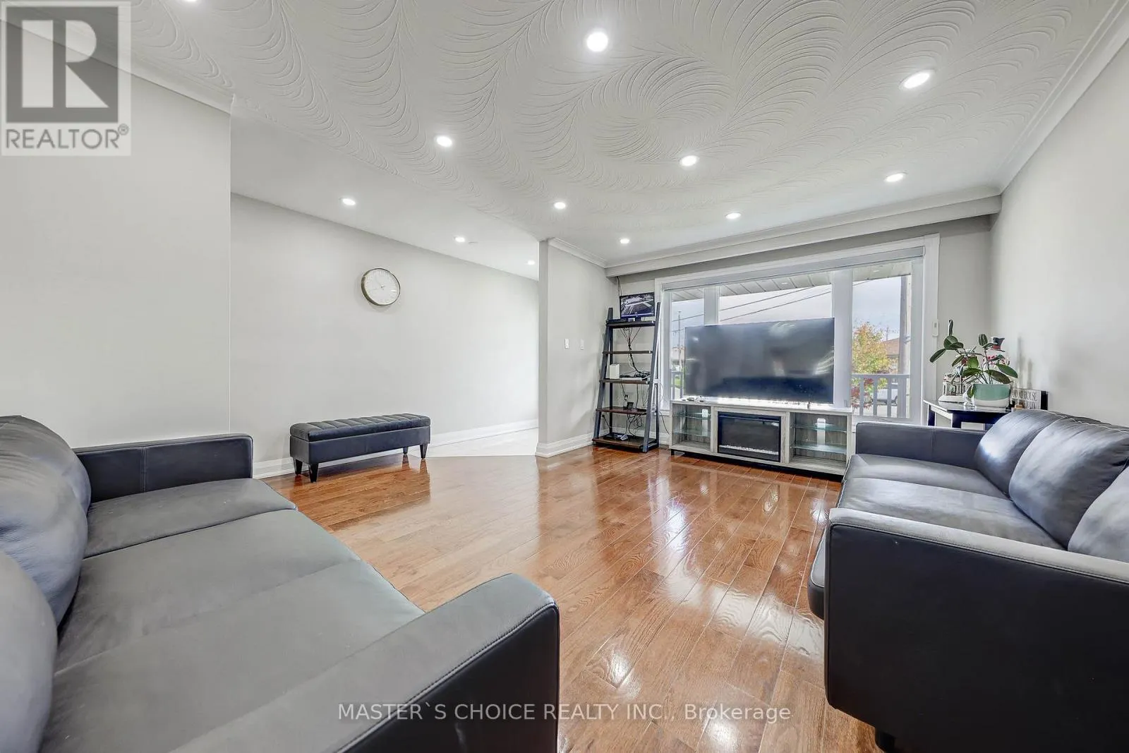17 SLATER COURT
