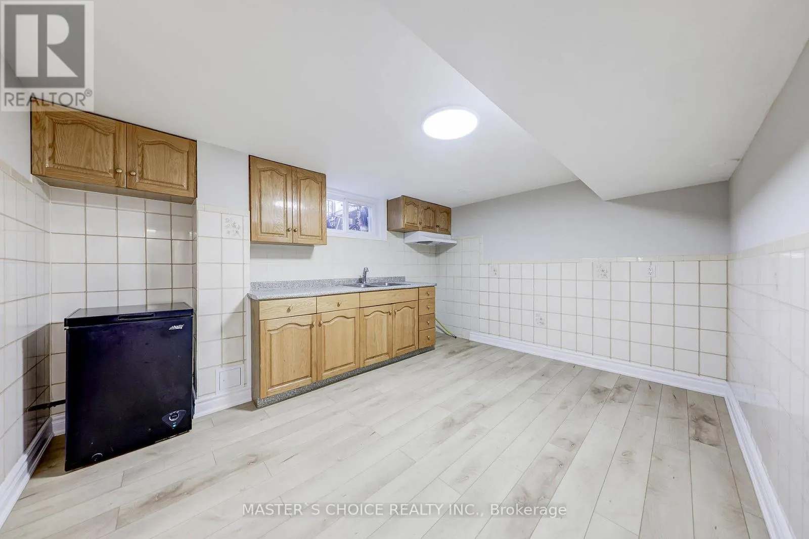 17 SLATER COURT