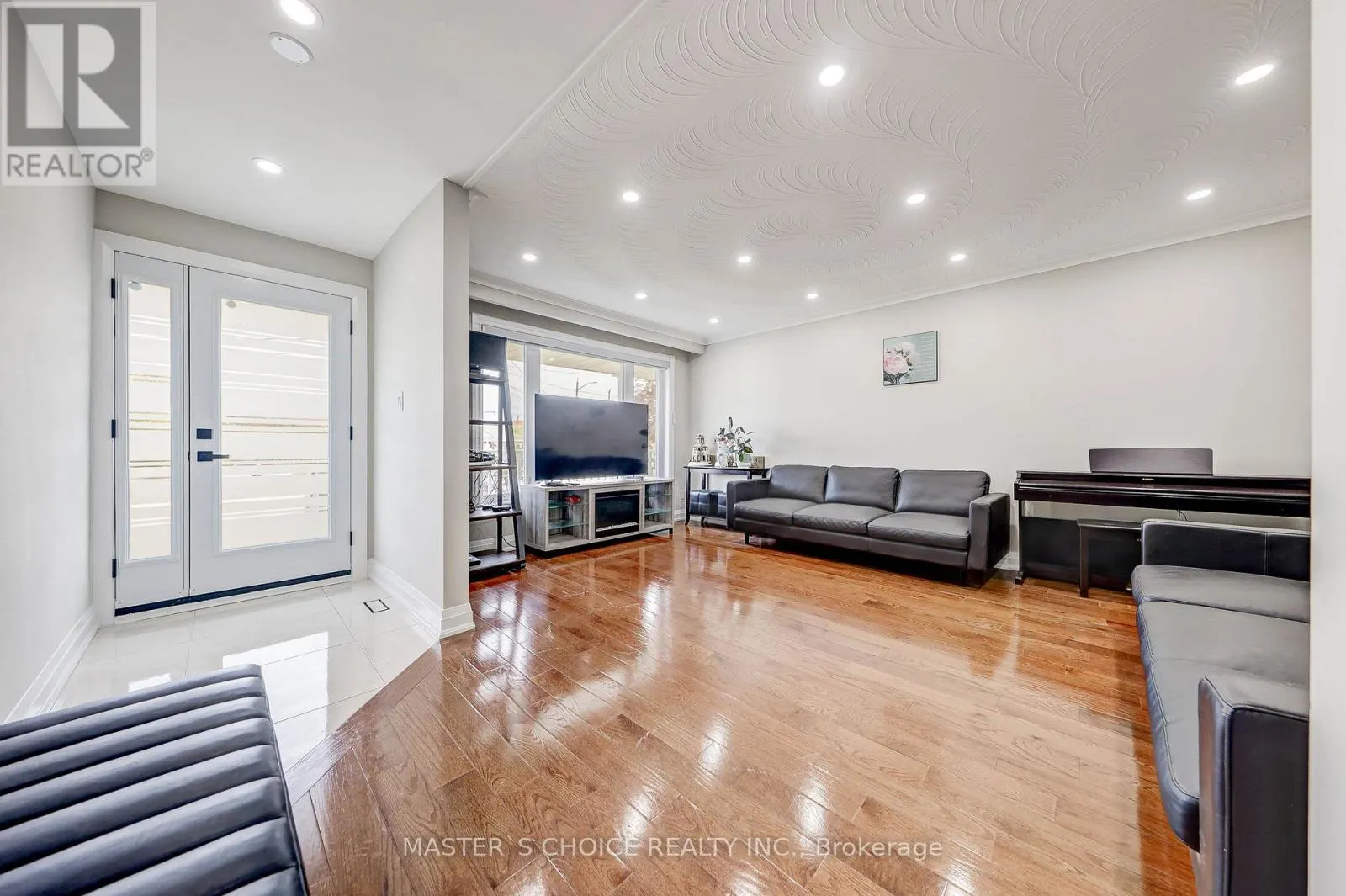 17 SLATER COURT