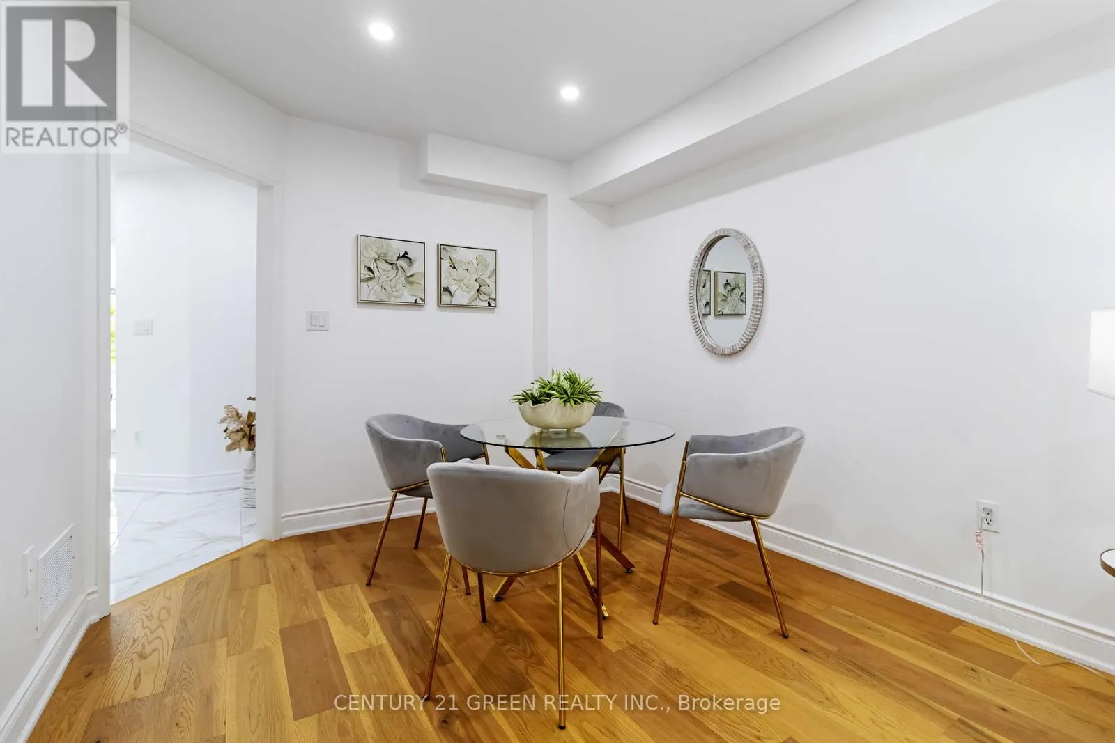 6085 ROWERS CRESCENT