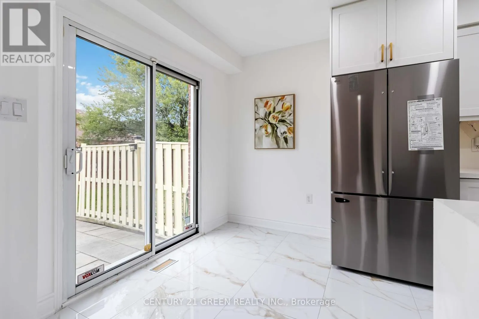 6085 ROWERS CRESCENT