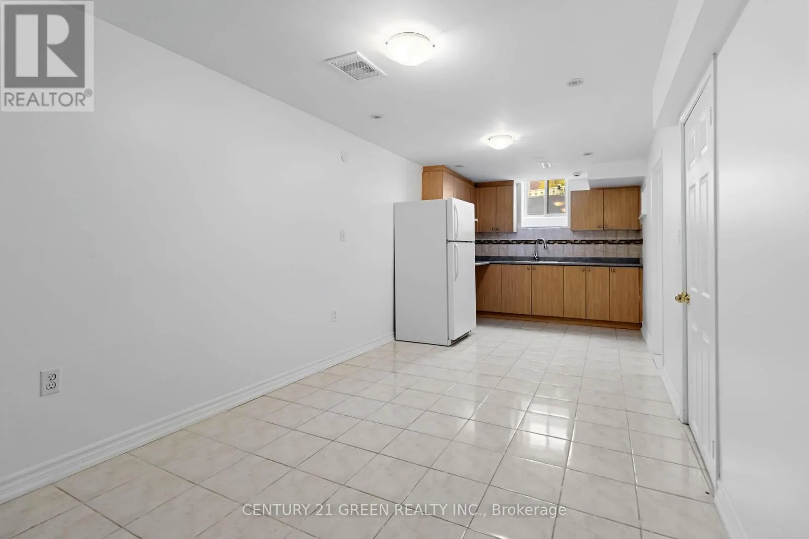 6085 ROWERS CRESCENT
