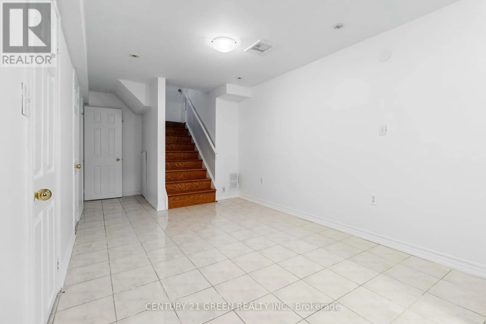 6085 ROWERS CRESCENT