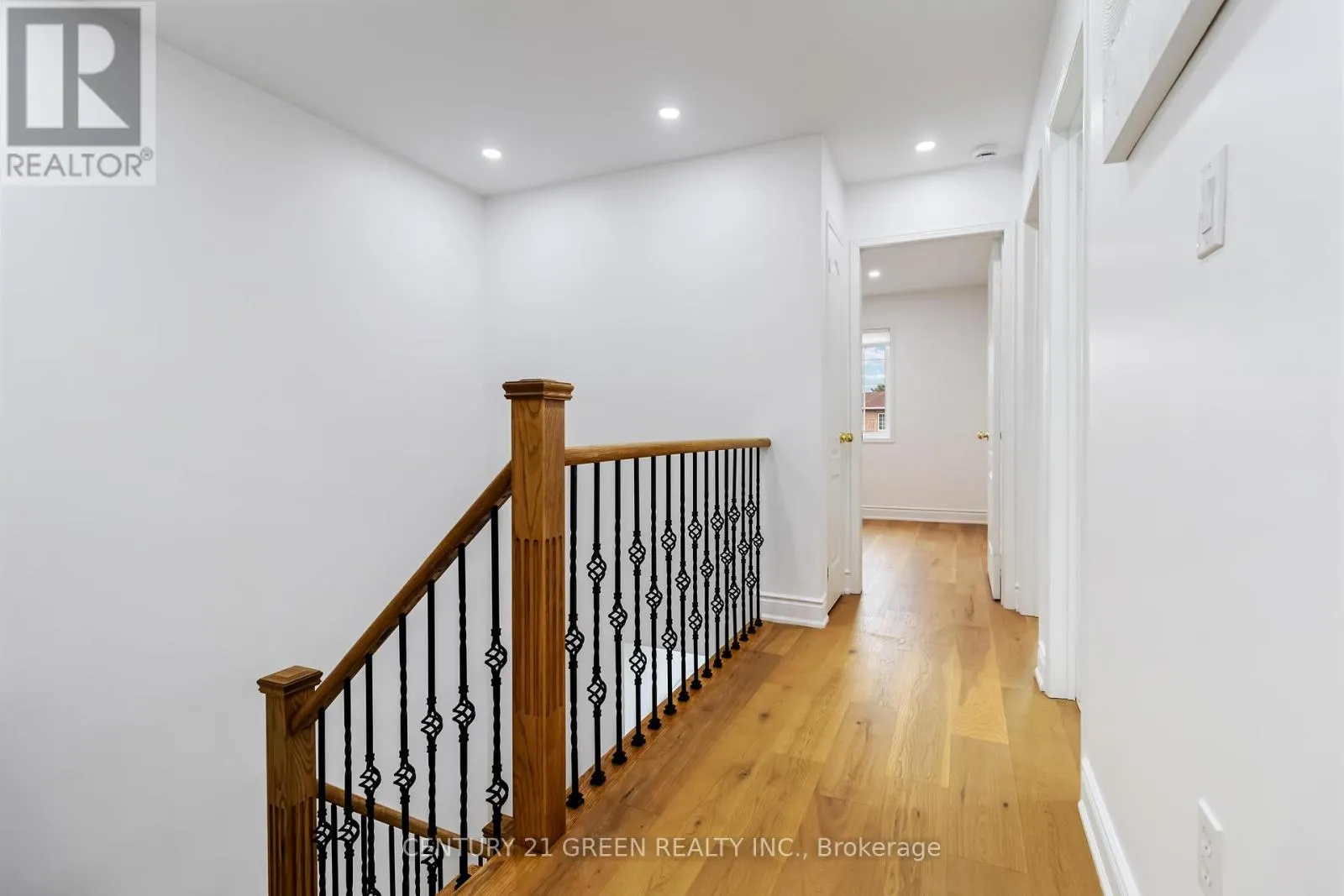6085 ROWERS CRESCENT