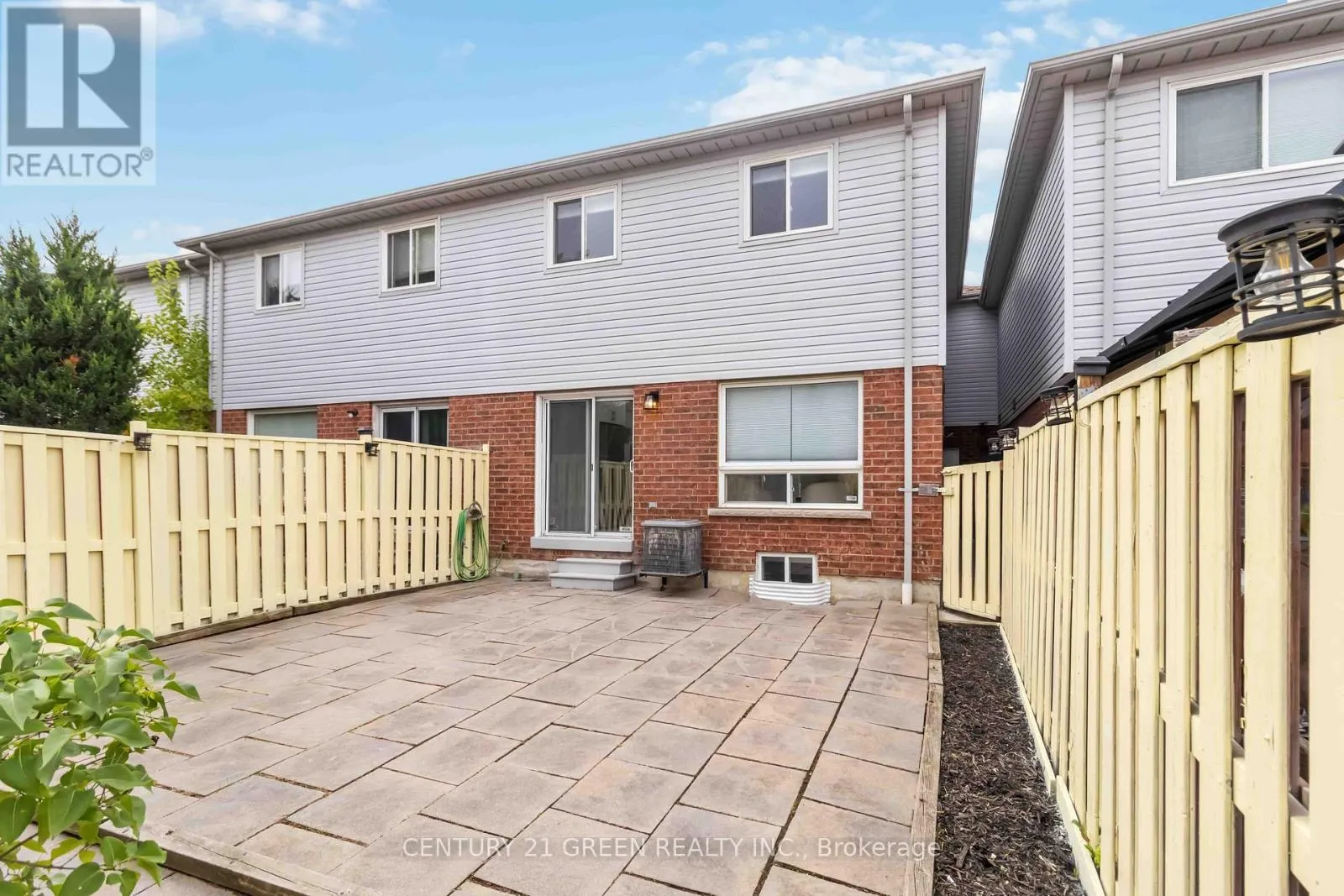6085 ROWERS CRESCENT