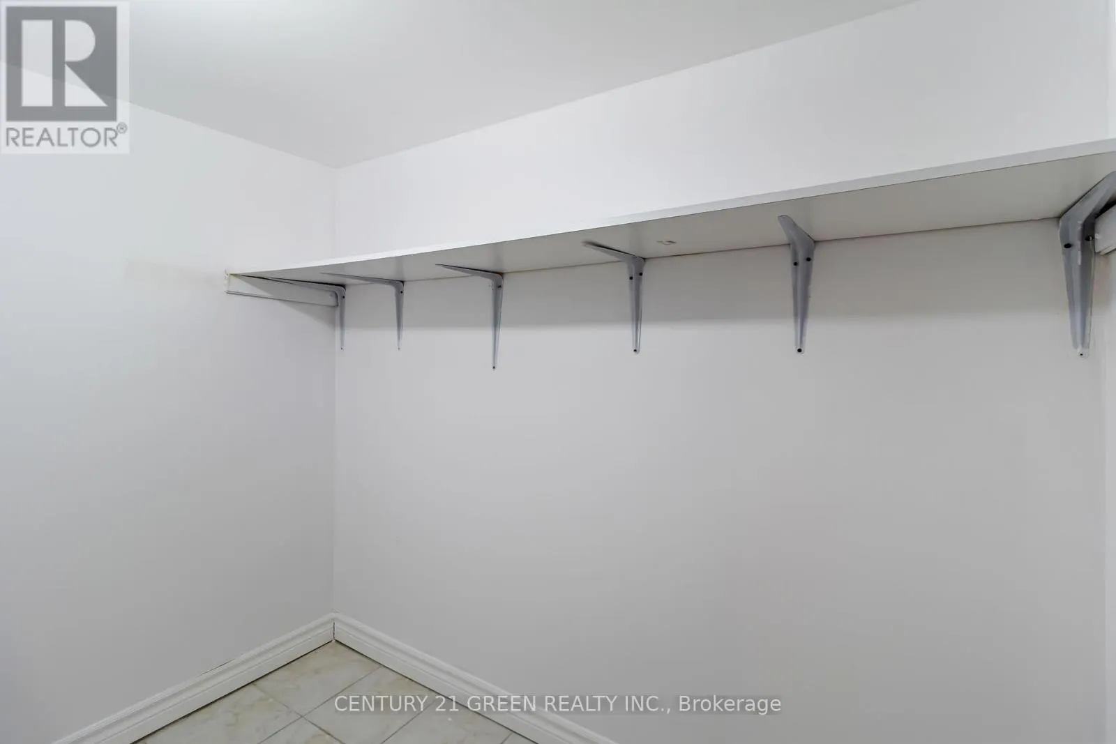6085 ROWERS CRESCENT