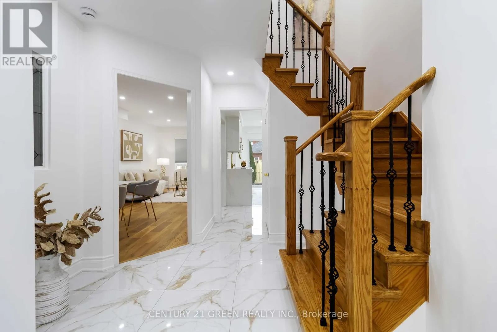 6085 ROWERS CRESCENT