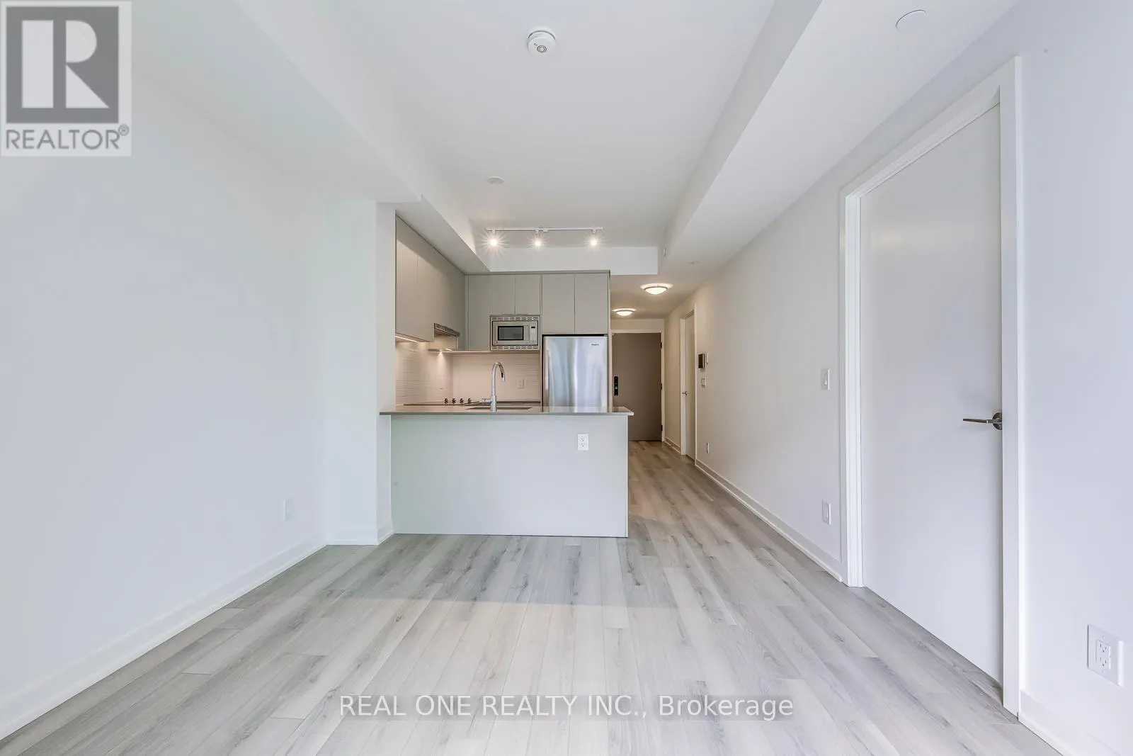 1510 - 3079 TRAFALGAR ROAD