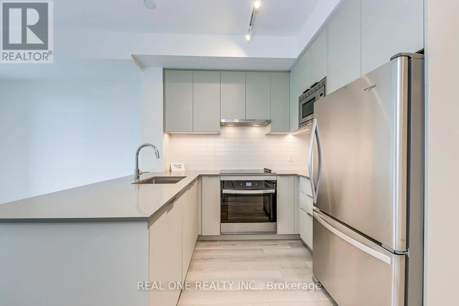 1510 - 3079 TRAFALGAR ROAD