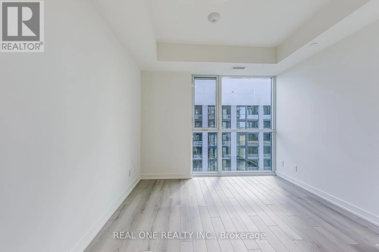 1510 - 3079 TRAFALGAR ROAD