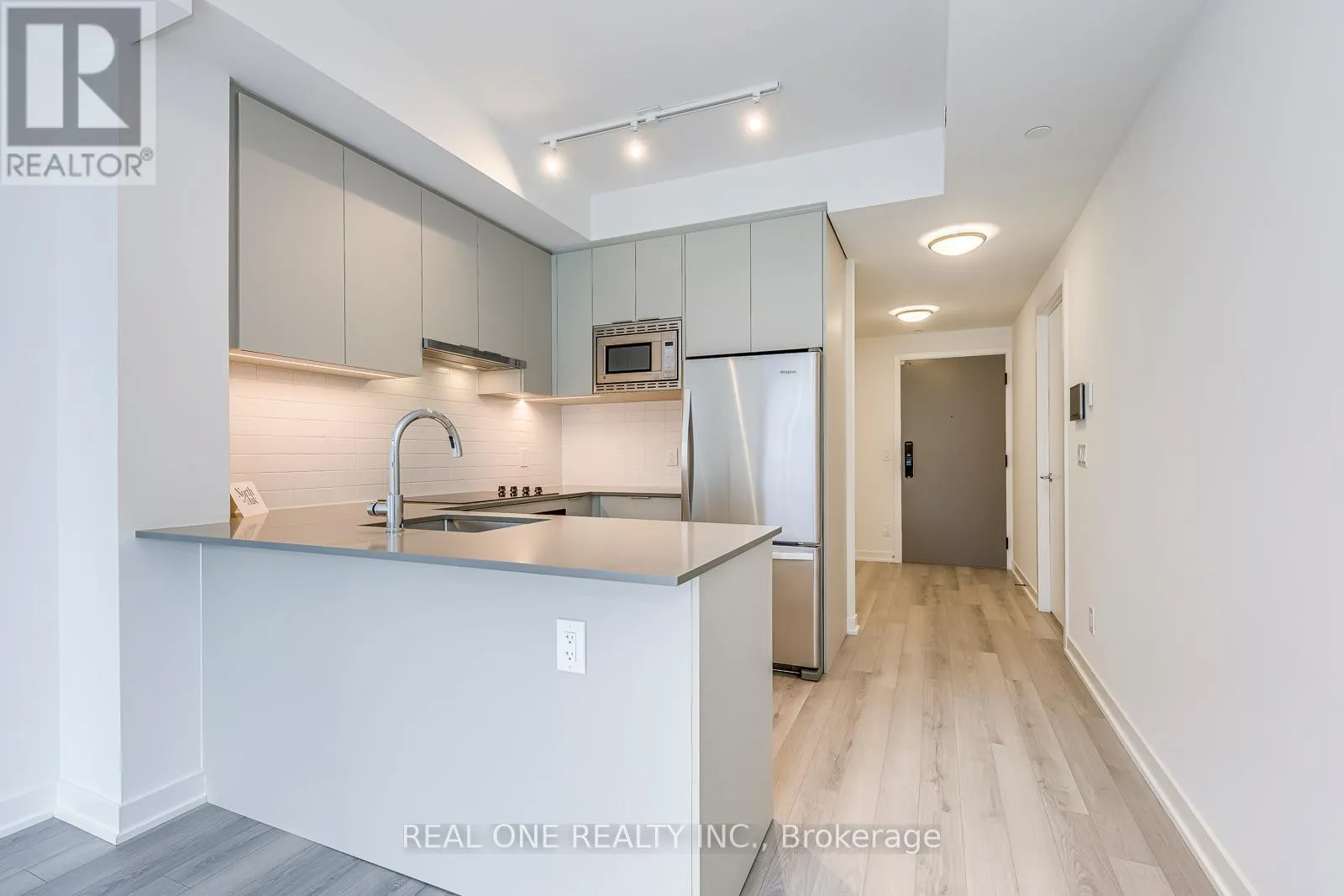 1510 - 3079 TRAFALGAR ROAD