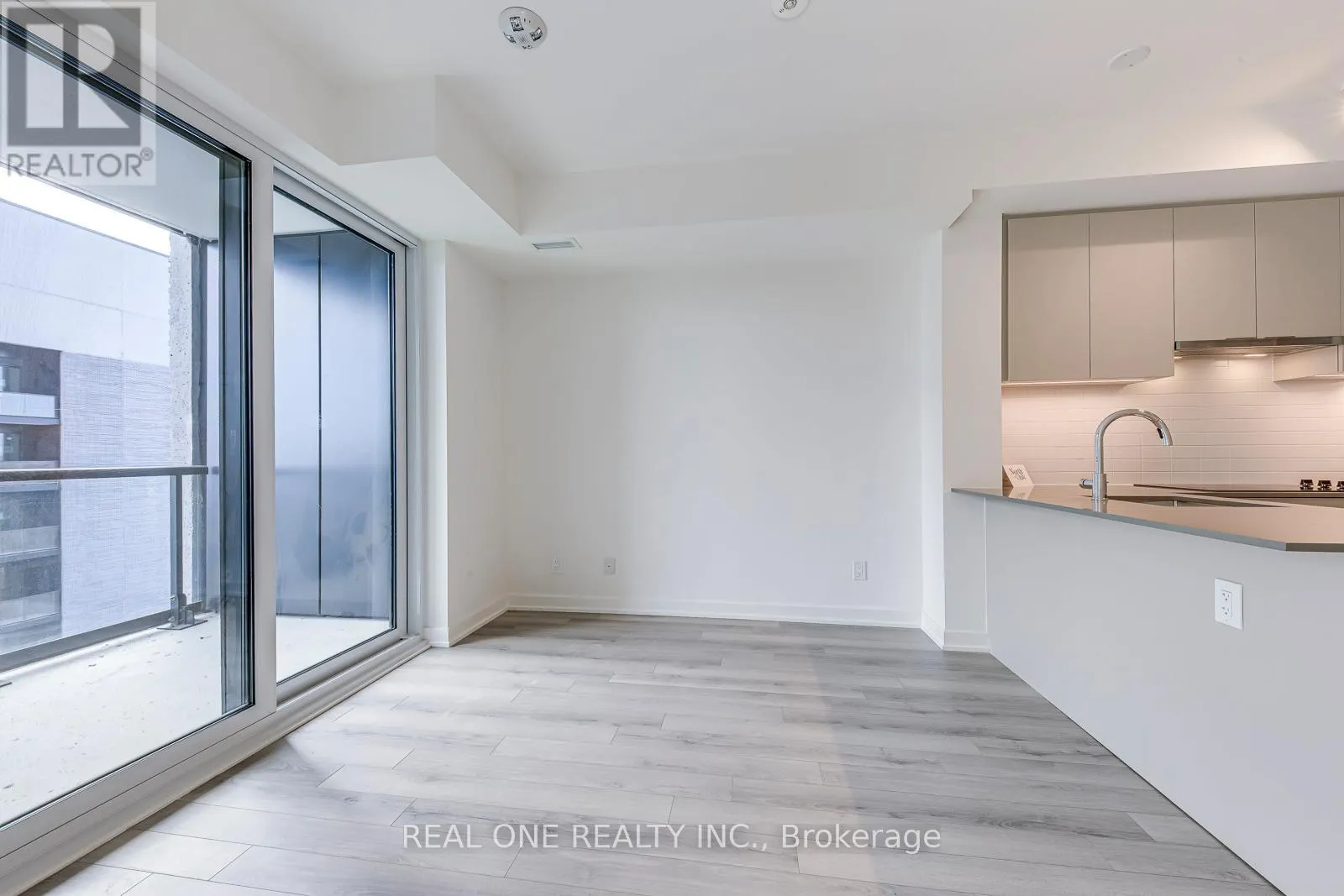 1510 - 3079 TRAFALGAR ROAD