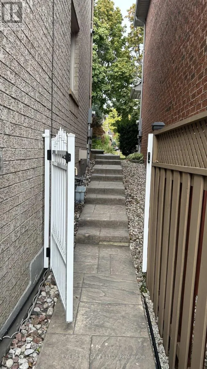 397 TURNBERRY CRESCENT