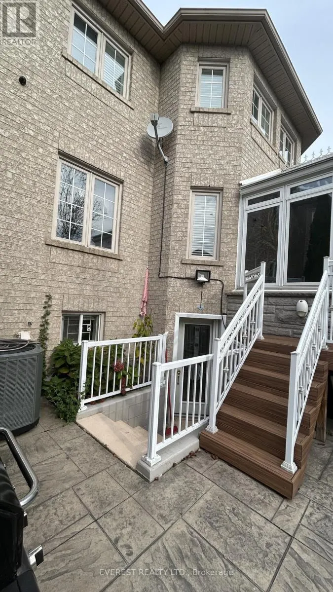397 TURNBERRY CRESCENT