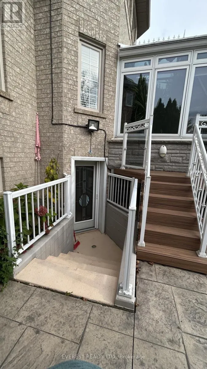 397 TURNBERRY CRESCENT