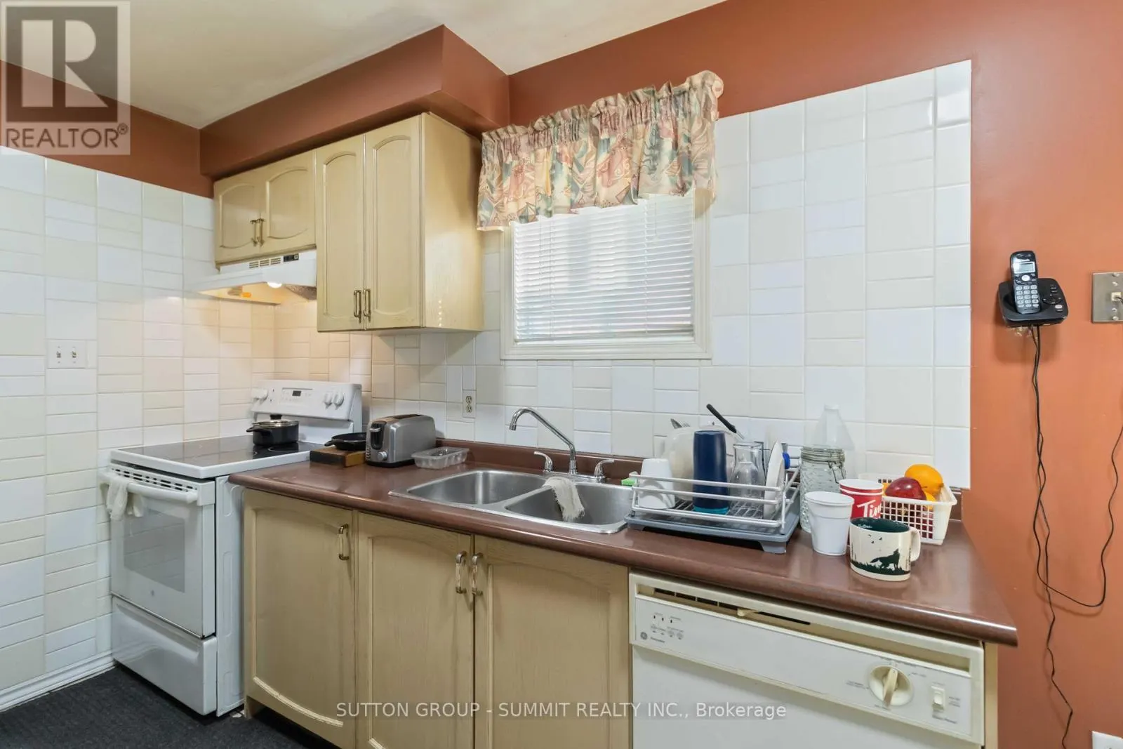 5607 PALMERSTON CRESCENT
