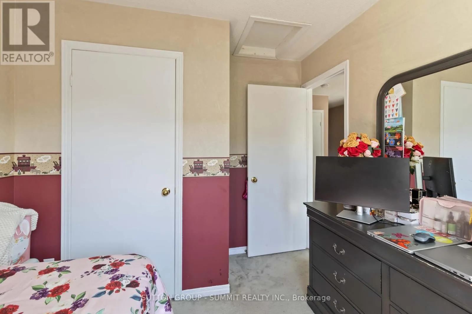 5607 PALMERSTON CRESCENT