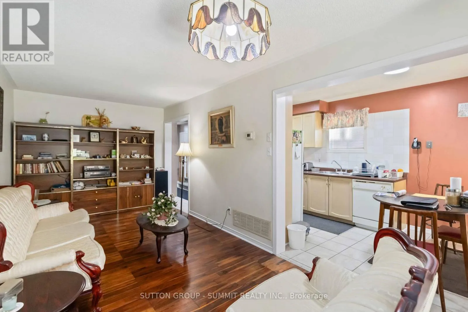 5607 PALMERSTON CRESCENT