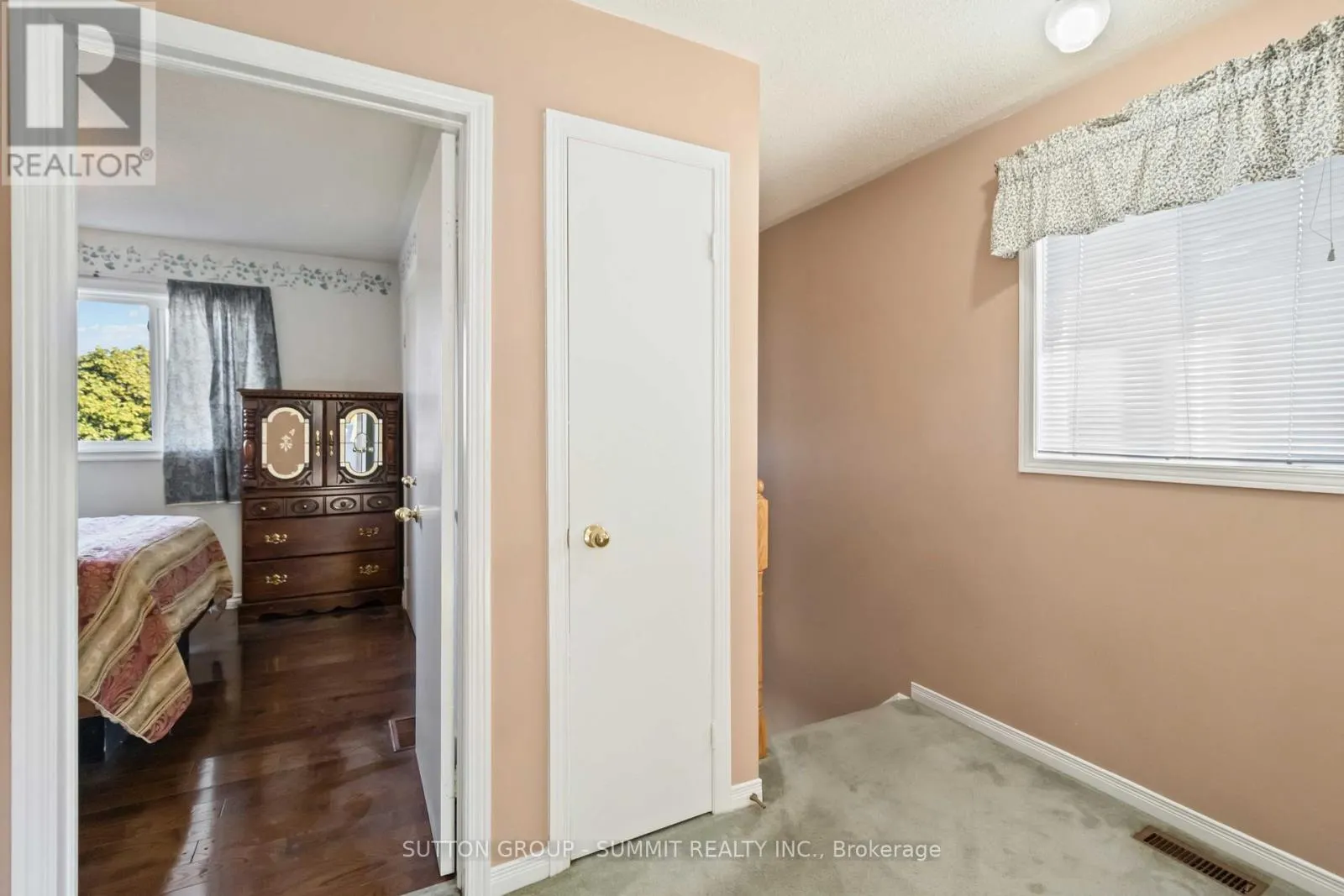 5607 PALMERSTON CRESCENT