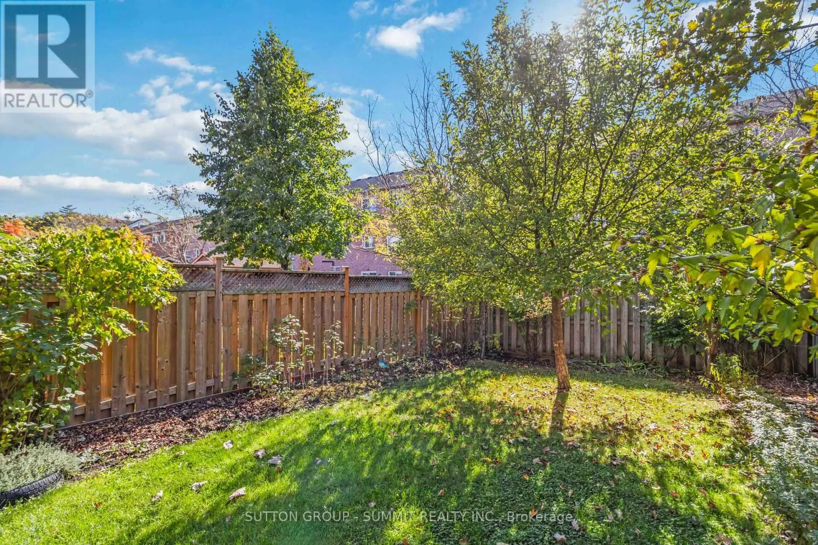 5607 PALMERSTON CRESCENT