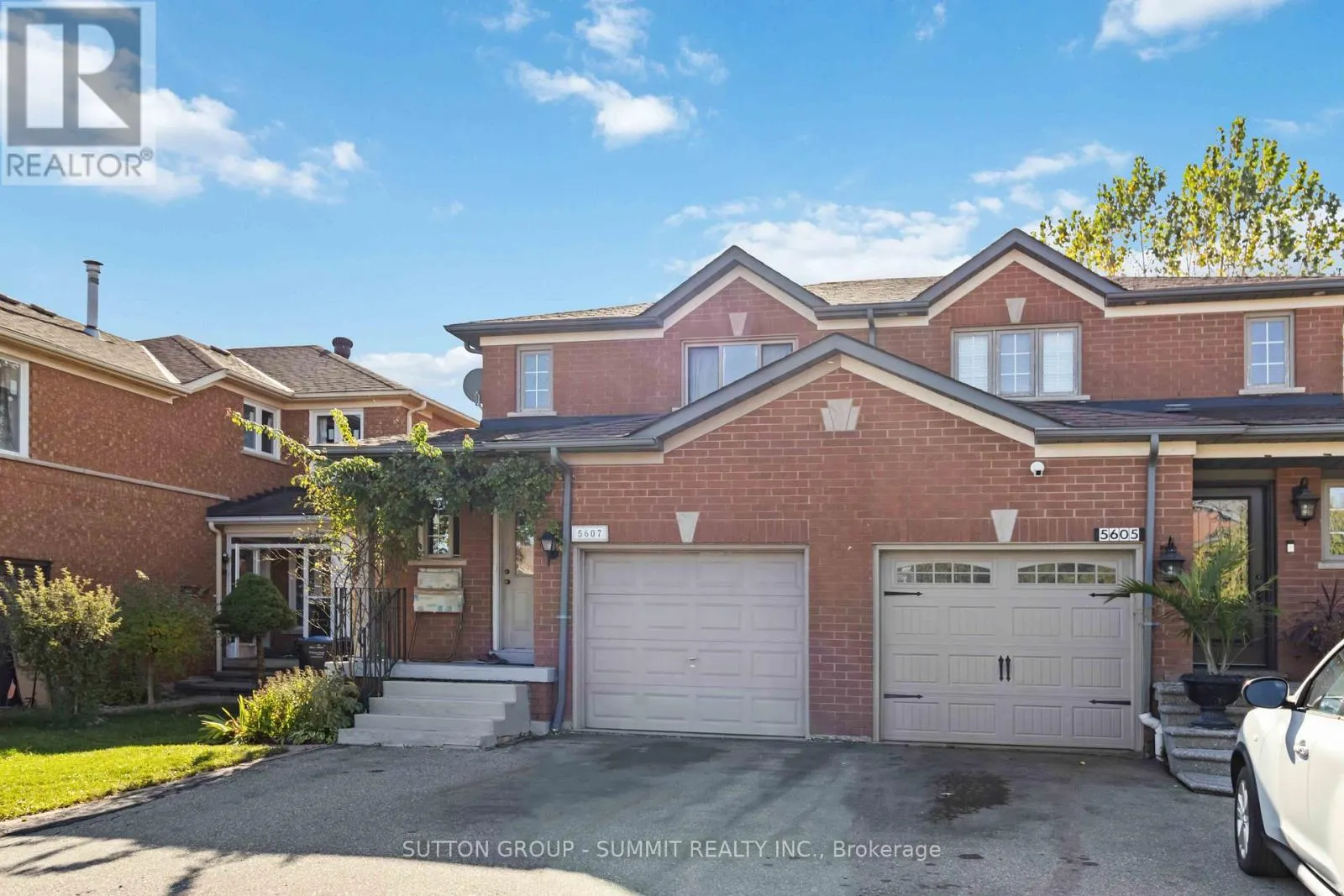 5607 PALMERSTON CRESCENT