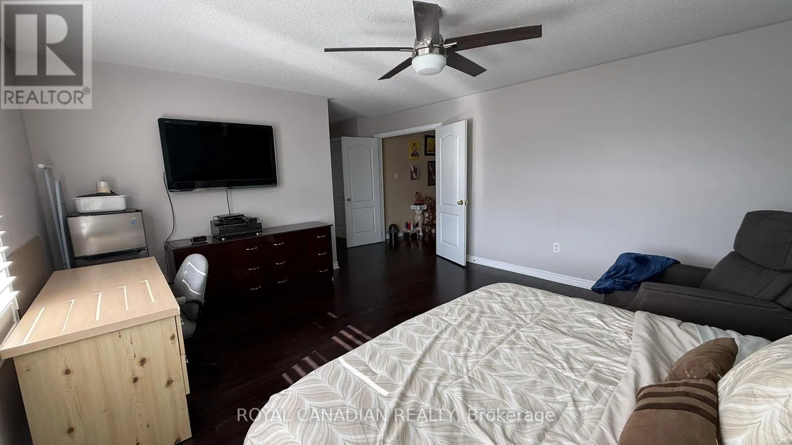 382 SUNNY MEADOW BOULEVARD