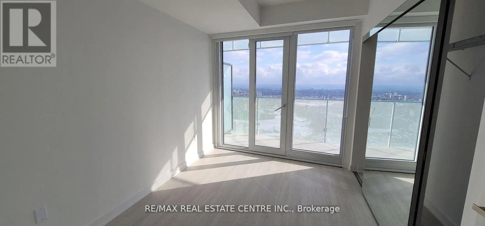 4506 - 3883 QUARTZ ROAD