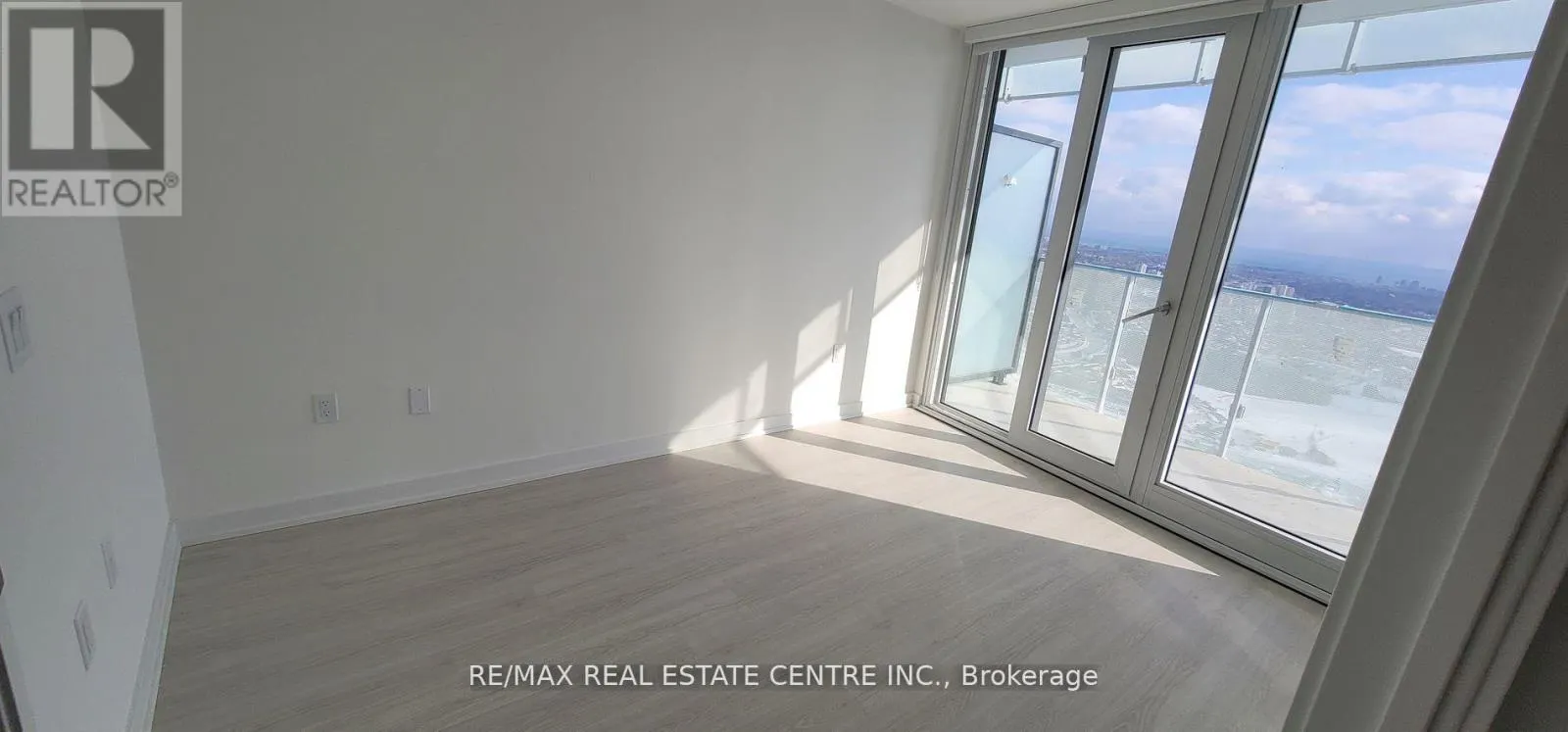 4506 - 3883 QUARTZ ROAD