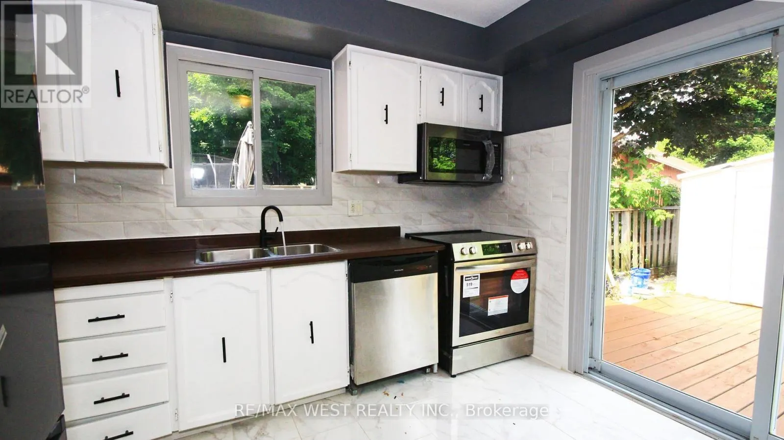 148 FANSHAWE DRIVE