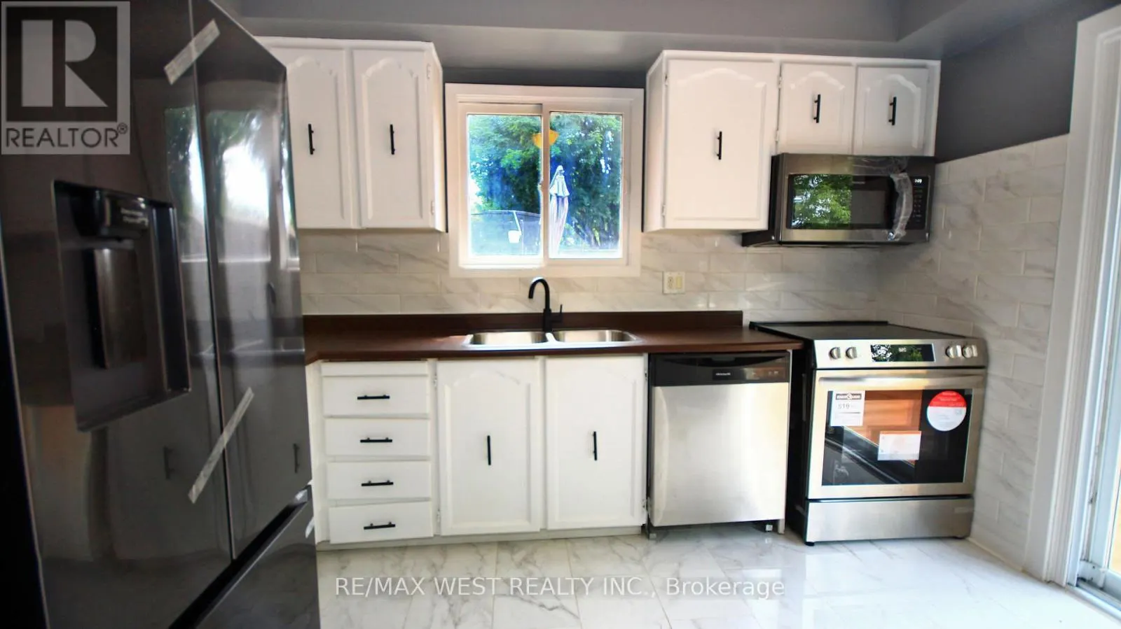 148 FANSHAWE DRIVE