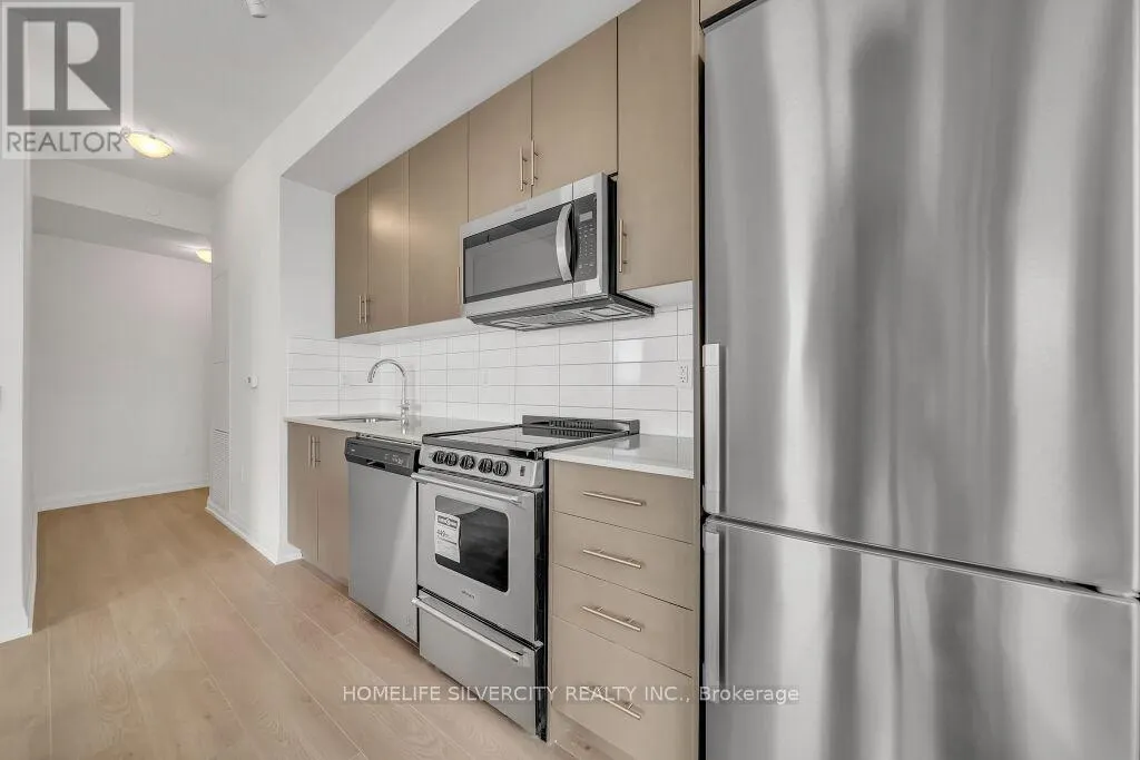 317 - 509 DUNDAS STREET W