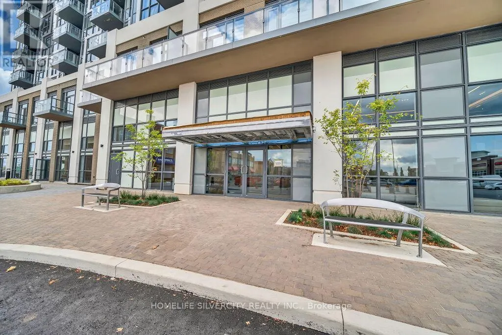 317 - 509 DUNDAS STREET W