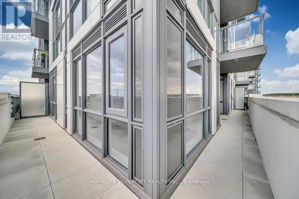 317 - 509 DUNDAS STREET W