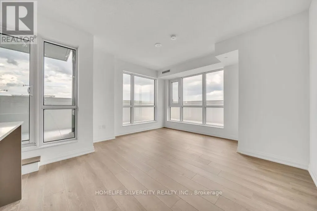317 - 509 DUNDAS STREET W