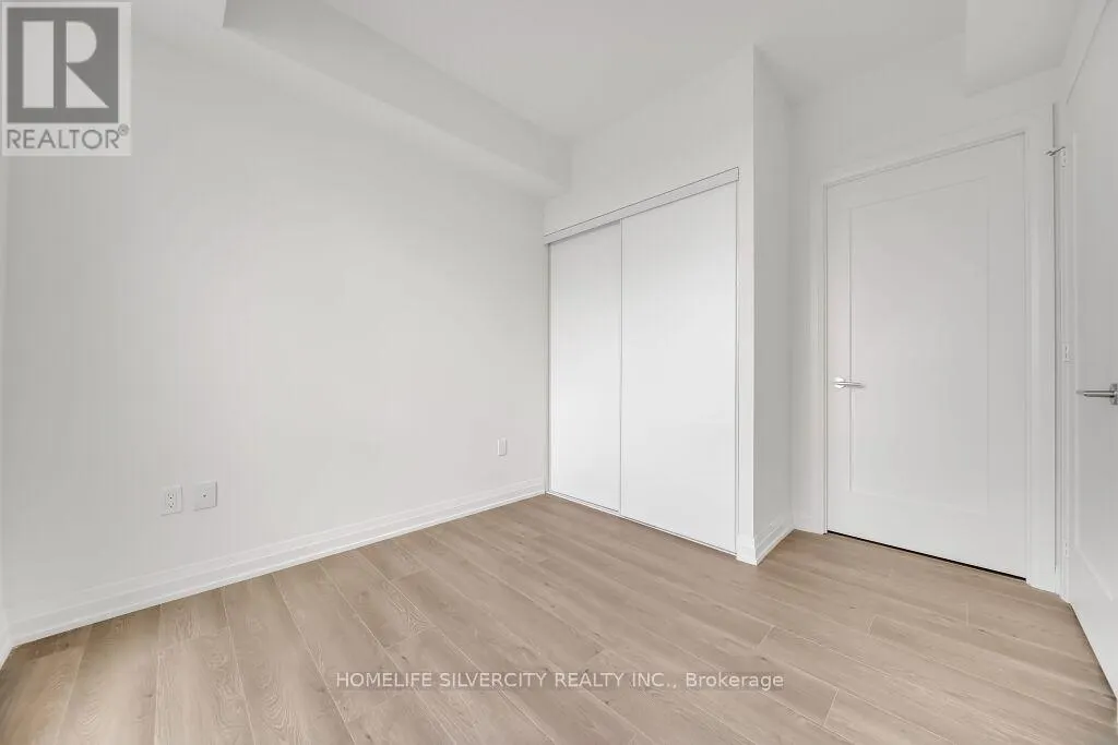 317 - 509 DUNDAS STREET W