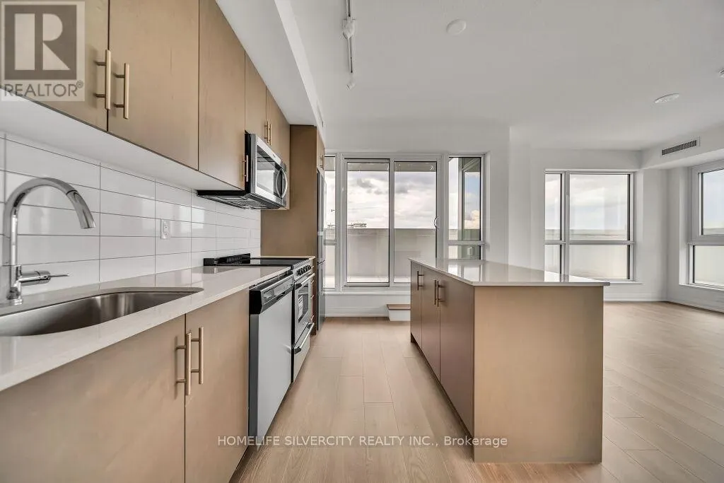 317 - 509 DUNDAS STREET W
