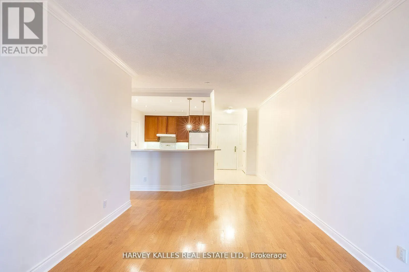 412 - 2 ABERFOYLE CRESCENT