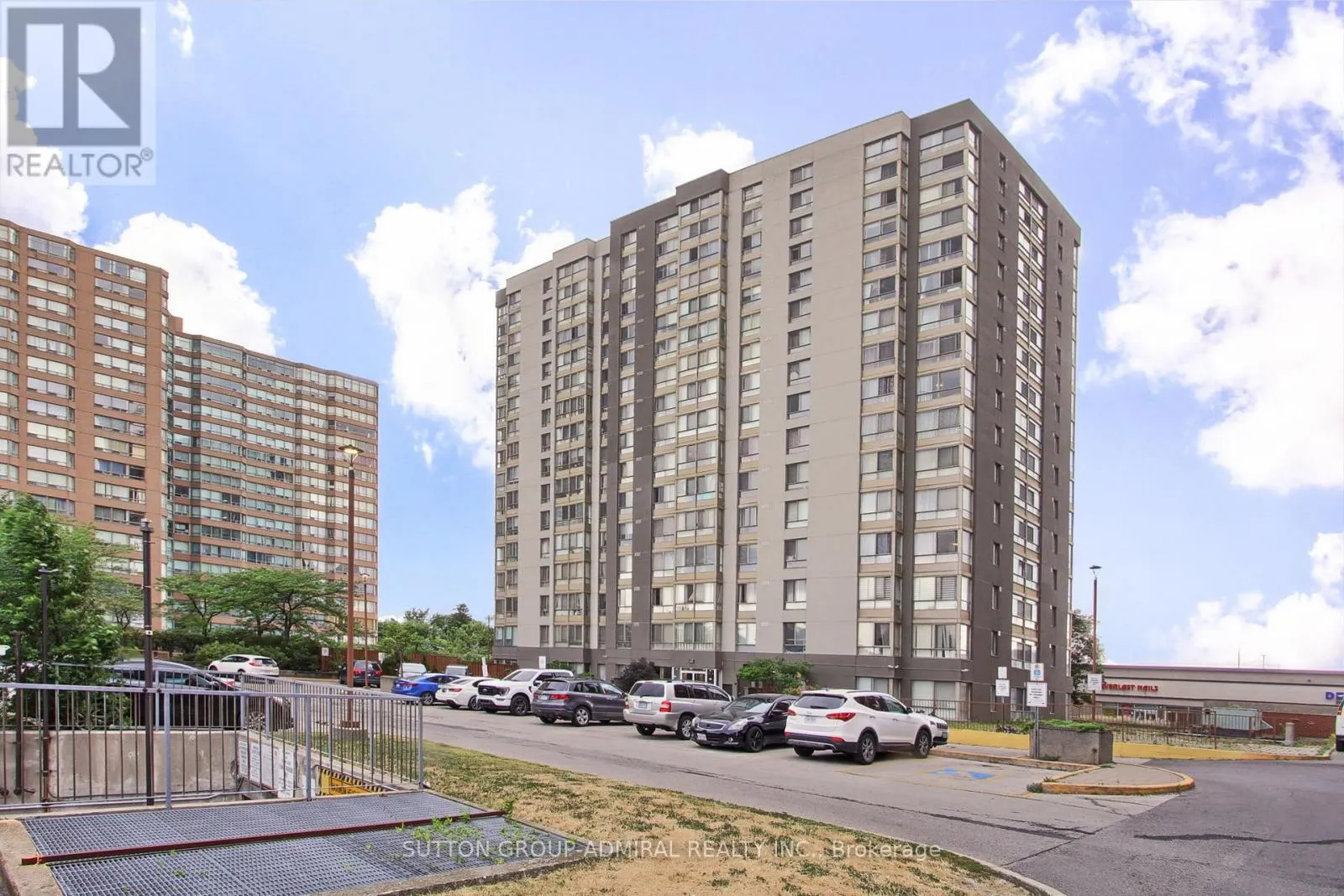1205 - 2470 EGLINTON AVENUE W