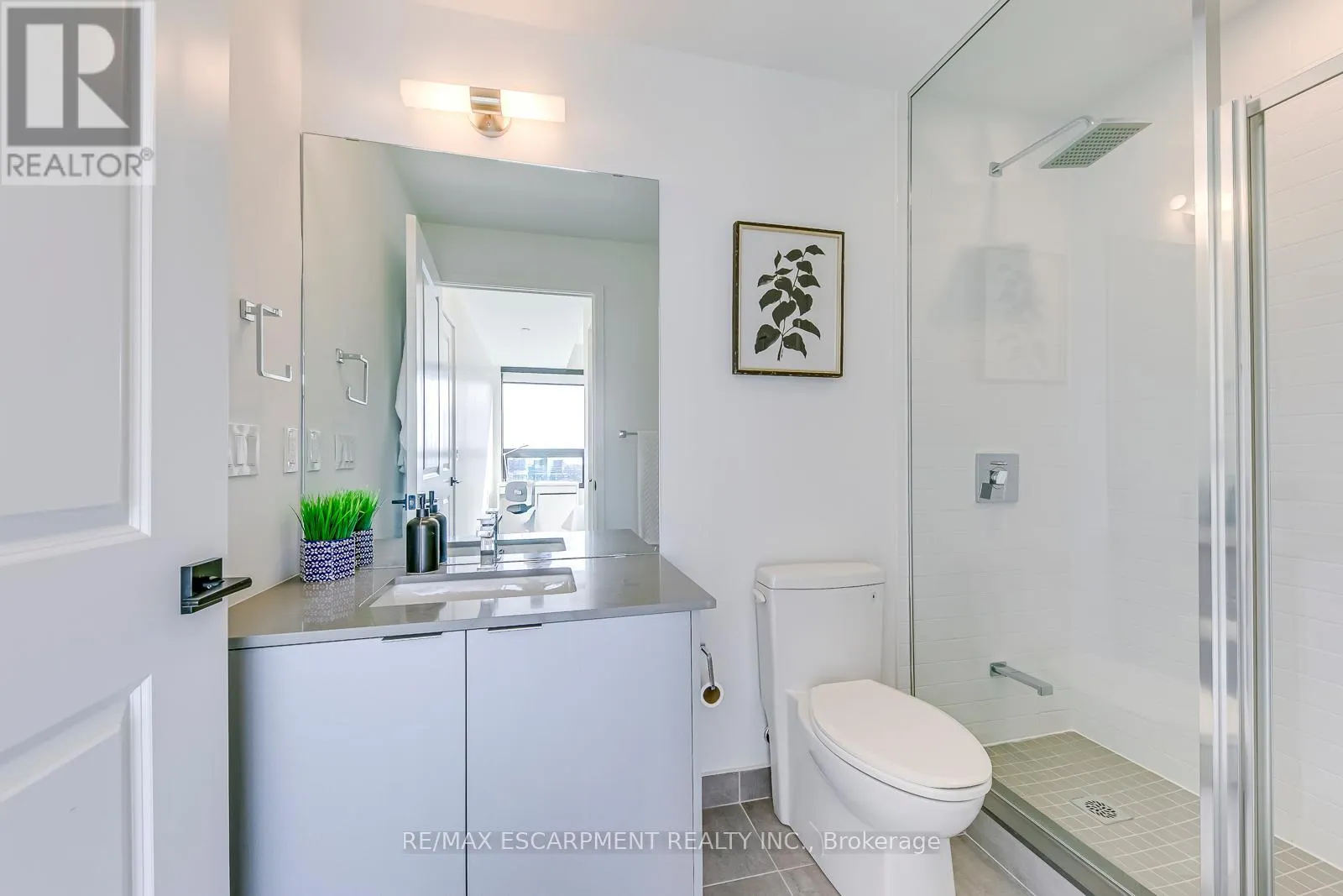 1120 - 2489 TAUNTON ROAD