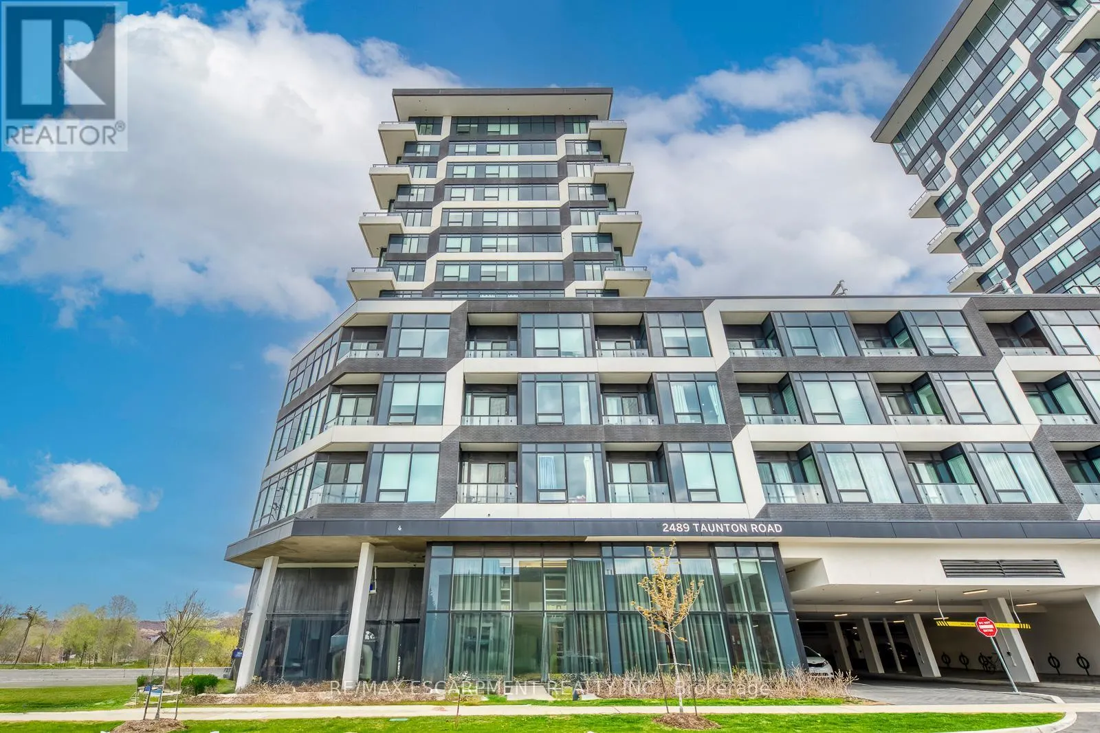 1120 - 2489 TAUNTON ROAD