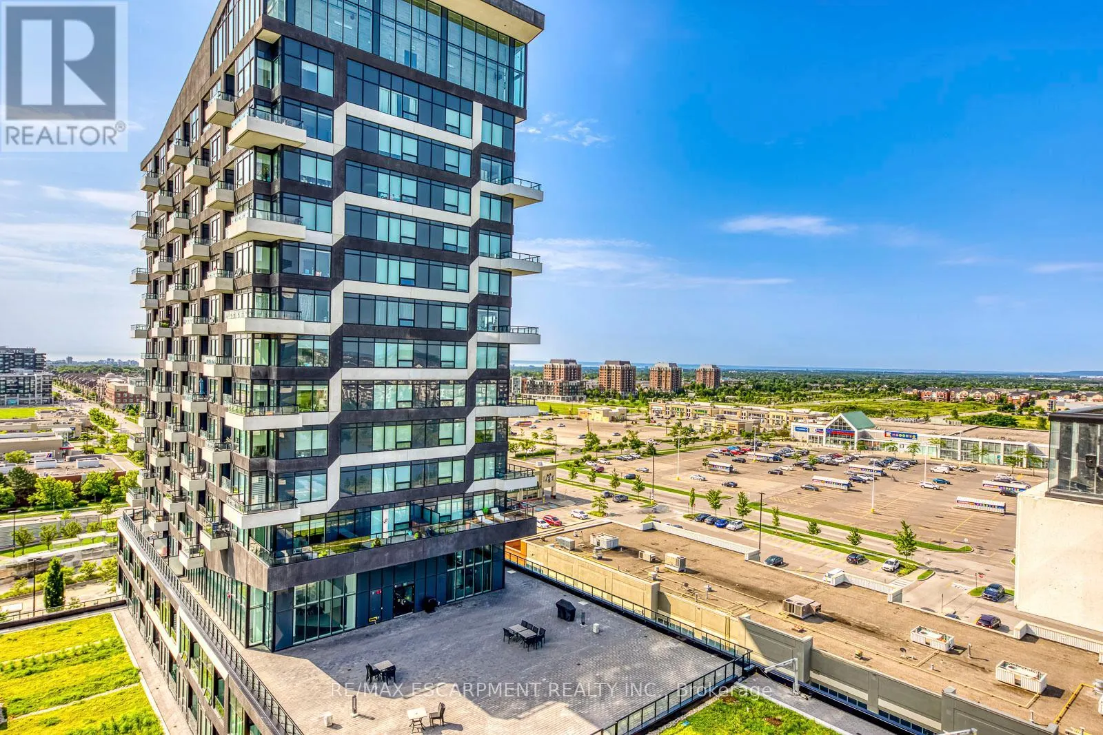 1120 - 2489 TAUNTON ROAD
